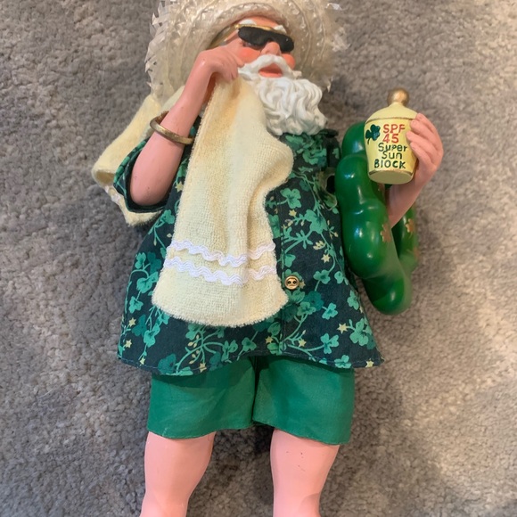 Dept 56 Clothtique Santa - Picture 7 of 7